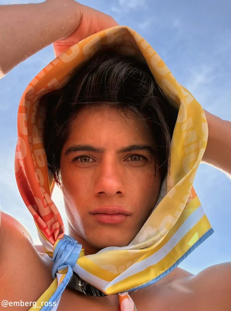emberg_ross Sunset Scarf – 70×70 cm_edit_974x1308